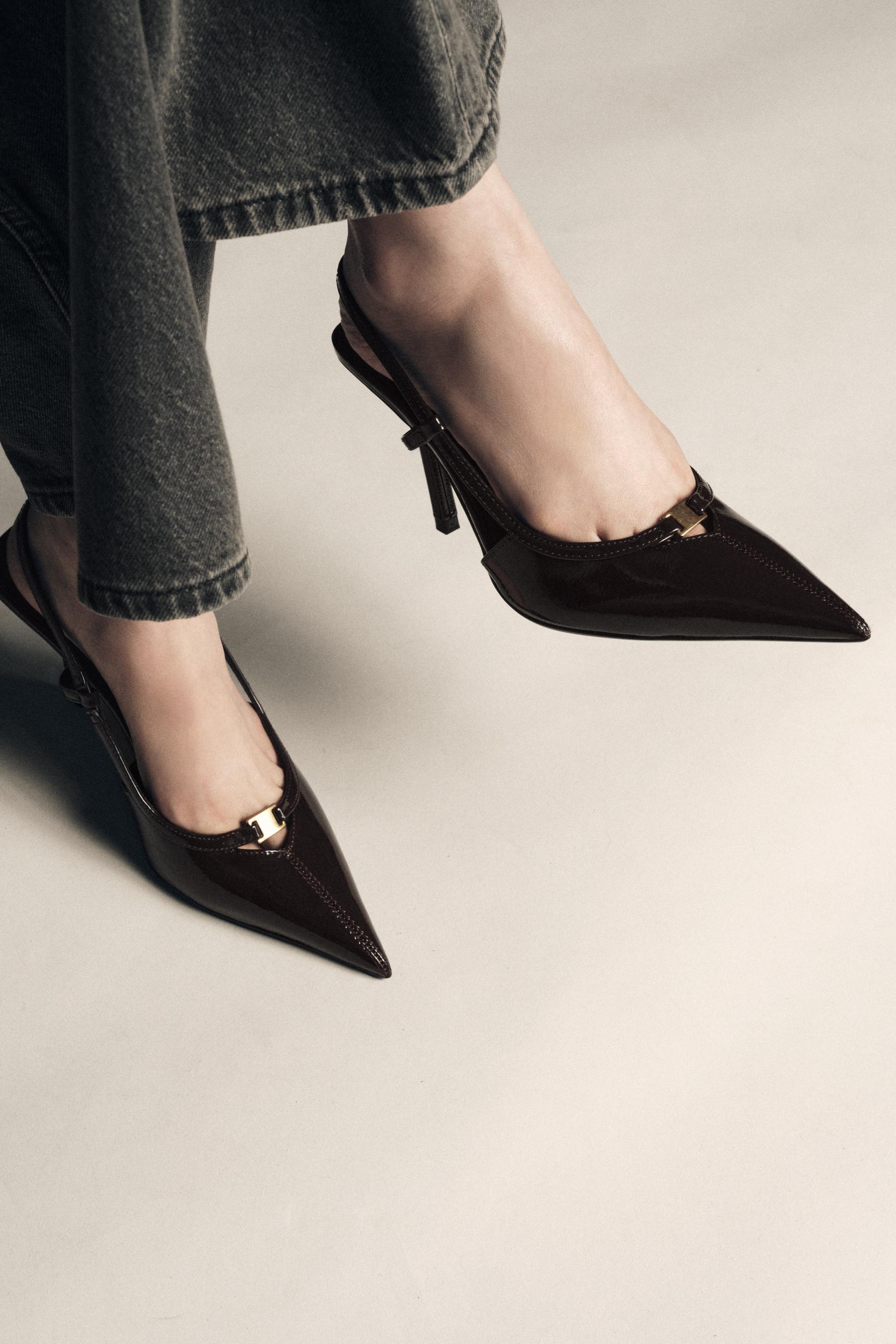 POINTED TOE SLINGBACKS